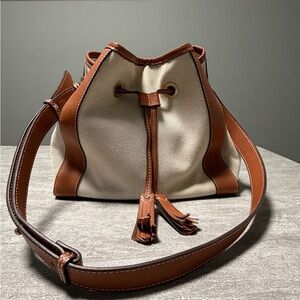 Spartina Vivian Drawstring Woven
Saddle Brown Purse